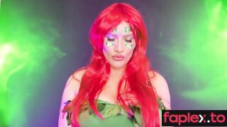 Goddess Willow Bouvier Poison Ivy Mesmerizes Batman