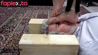 Nylon Lovers Enjoy – FROGEE FEET