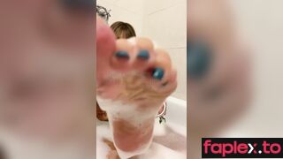 Domina Evgenia Lick My Feet While I’M In The Bath (Pov)