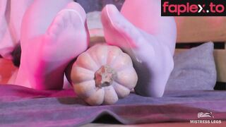 Mistress Legs Nylon Feet Rubbing The Big Elongate Pumpkin