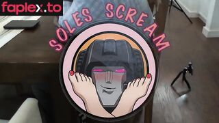 Bad Santa Soles Scream