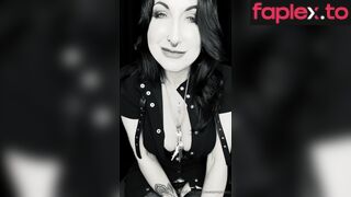 Raven Eve In Scene: I Just Want To Add You To These And Force You To Sucks My Toes And Rub My Feet Eve Temptress