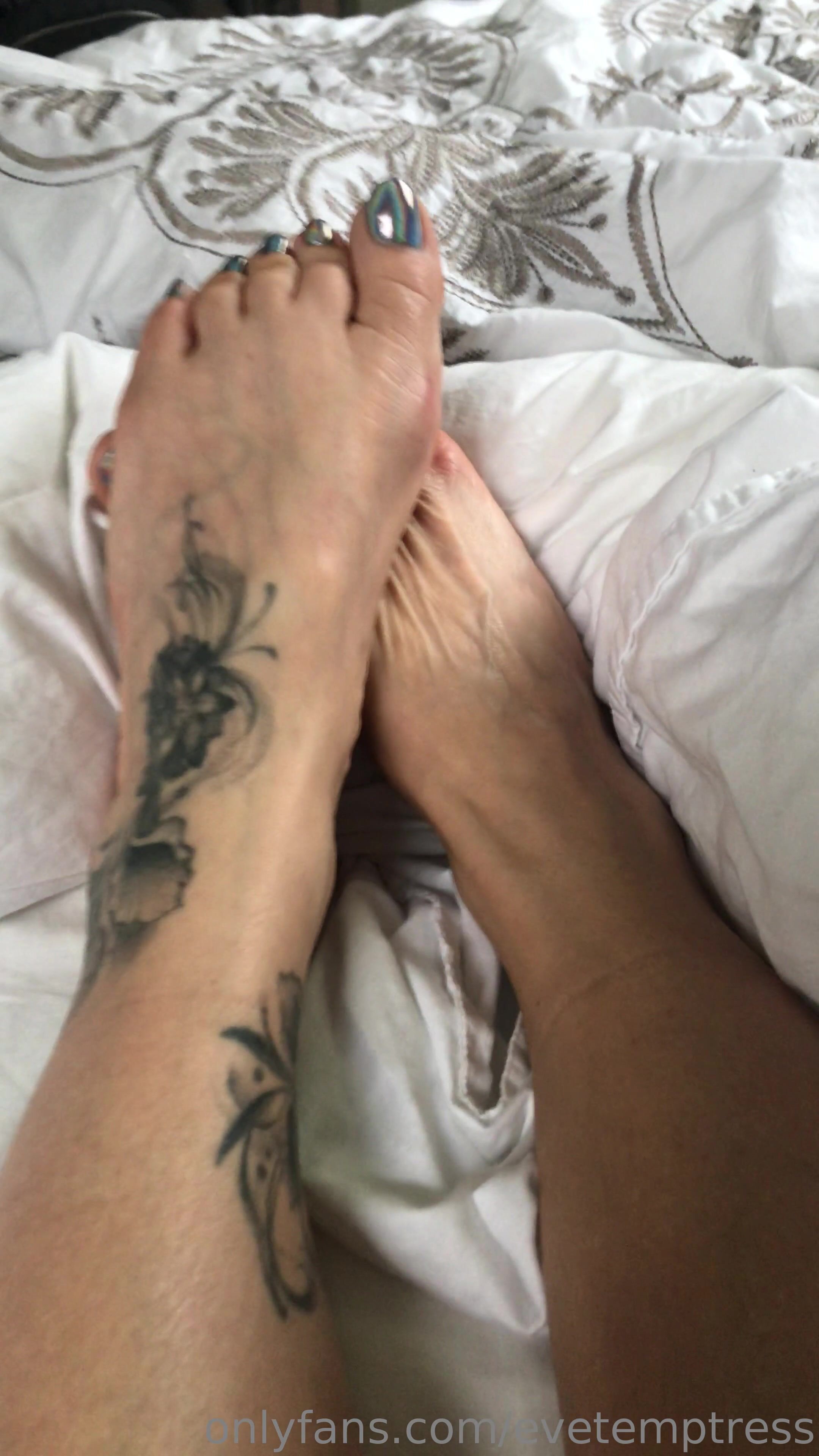 Eve Temptress Raven Eve In Scene: My Perfectly Pedicured Feet - Faplex