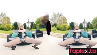 The English Mansion - Lady Sara Borgia - Outdoor Oral Obedience - VR