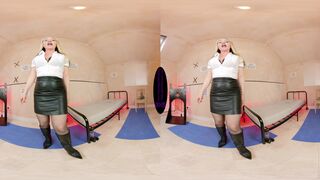 The English Mansion - Mistress Sidonia - Prison Convenience - VR