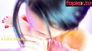 XLiveStudio – Tickling and biting feet for Elena