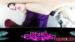 Sydney Giantess