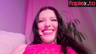 Adria Nite – Wake up, Giantess Girlfriend