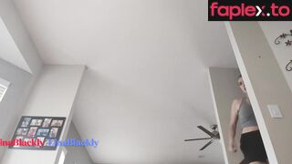 LinaBlackly - Tiny Keeps Shrinking by Giantess Making Him Cum