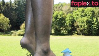  Giantess