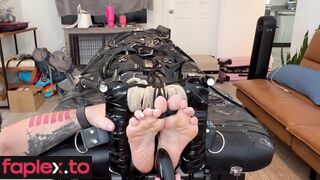 Fettish – Tickle Table – Lana Blade