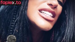 MistressRavenFD – GIANTESS RAVEN FINDS A TINY IN HER TRUFFLE
