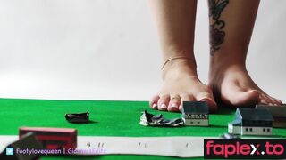 Giantess FootyQueen - City Destruction Part 4
