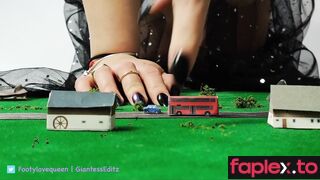  Giantess