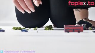 Giantess FootyQueen - City Destruction part 2