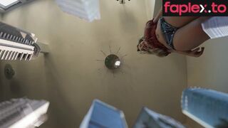 Aubrey Giantess