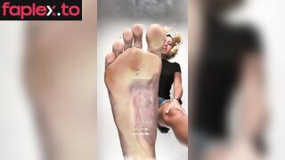 WorldUnseenFilms - Giantess Ashton