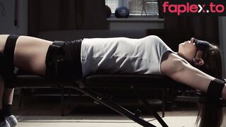 TickleTherapy – Fitness bikini contestant helpless on the tickle bench