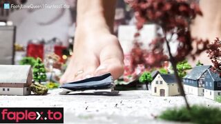 Giantess FootyQueen - Christmas Destruction Pt6
