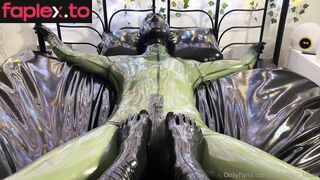 Reflexion Latex – Full-rubber footjob