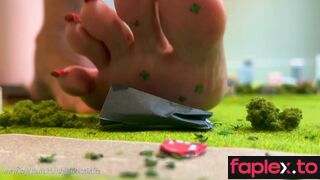  Giantess