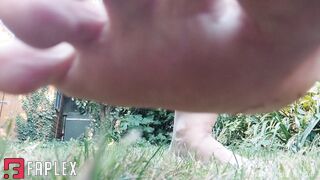 Miss FairTrade Feet - Giantess At The Garden
