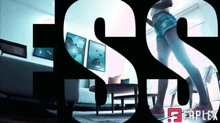 Enola Fischer - Enola Crushes with Rubber Boots 4k