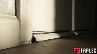 Giantess Ave - Giantess Victoria Unaware Airbnb Host Giantess Unaware FX