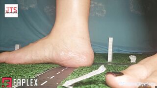 JackTheSpeck - Gigantic bbw crushes everything under her powerful feet and curves
