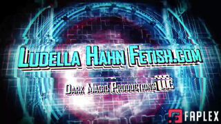 Ludella Hahns Fetish Adventures - Digital Seduction: Sexy Robot Influencer Hack