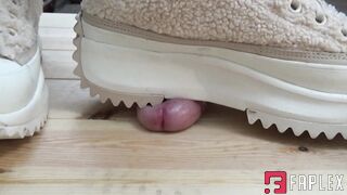 BBW CRUSH AND TRAMPLE UK - Sneackers And Sandals Cruel Trampling
