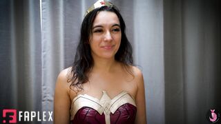 Summer Fox - WonderWoman Get's Mindfucked (Superheroine Fetish)