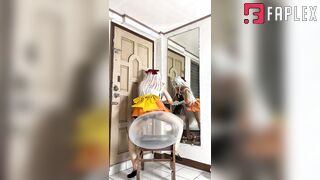 Loonerina - Sailor Venus softly rides two jelly balloons on chair (Ball Fetish)