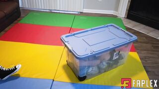 Kho Boxing - Violet's New Toy (Female Fighting)