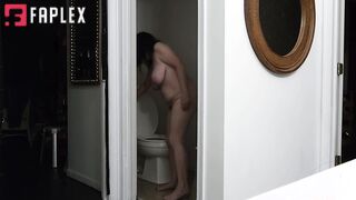 The Girlfriend XXXperience XXX - BBW Brunette Toilet Fetish