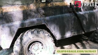 Fully Tuned Jeep Sinks in Mud: Intense Pedal Pumping To Escape