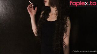 Mistress Kira - Smoking Fetish