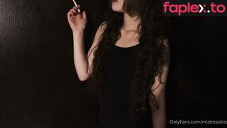 Mistress Kira - Smoking Fetish