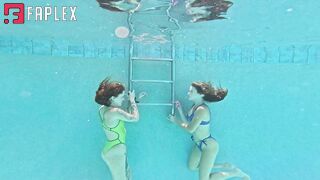Sexy Girls Nathalia And Jasper Underwater Handcuffing