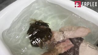 Sexy Milf Anet Home Bathroom Diving And Water Drinking