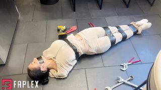 Tatti Roana Bondage - Tatti Wants A Local Plumber