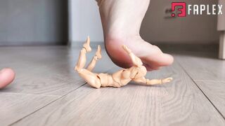 Dory WetPaw - My Giant Foot Vs You (Giantess Fetish)