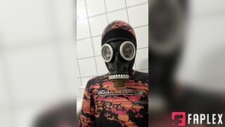 Wetsuitprint - Spearfishing Wetsuit Breathplay With Gasmask (Latex Fetish)