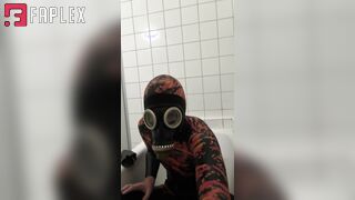 Wetsuitprint - Spearfishing Wetsuit Breathplay With Gasmask (Latex Fetish)