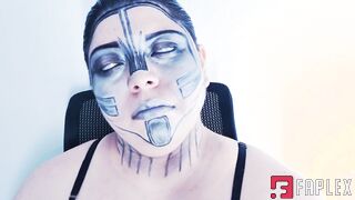Alice Scott - Fembot Rolling Eyes