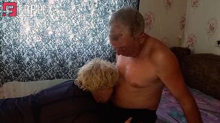Appetizing Crumpet - Crumpet Cleans A Man's Belly Button