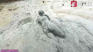  Mud and Quicksand Sinking