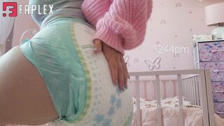 Mommyandbabybruce - I Wet My Diaper Uncontrollably All Day Until It Leaks