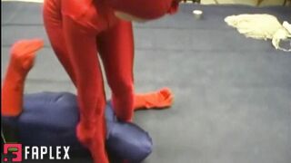 Sexy Fighting Women - Red Wing Emplodes Atomac Man's Balls (Superheroine Fetish)
