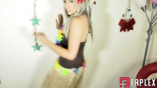 A Hawaiian Beauty Will Teach You How To Enjoy Yourself In A New Way